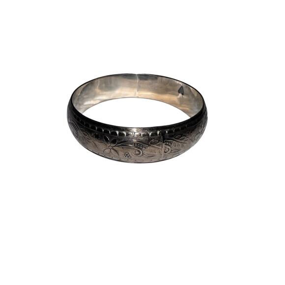 Iris Apfel & Bajalia Vintage Silver Tone Bangle Engraved Floral Vine Design - Picture 2 of 8